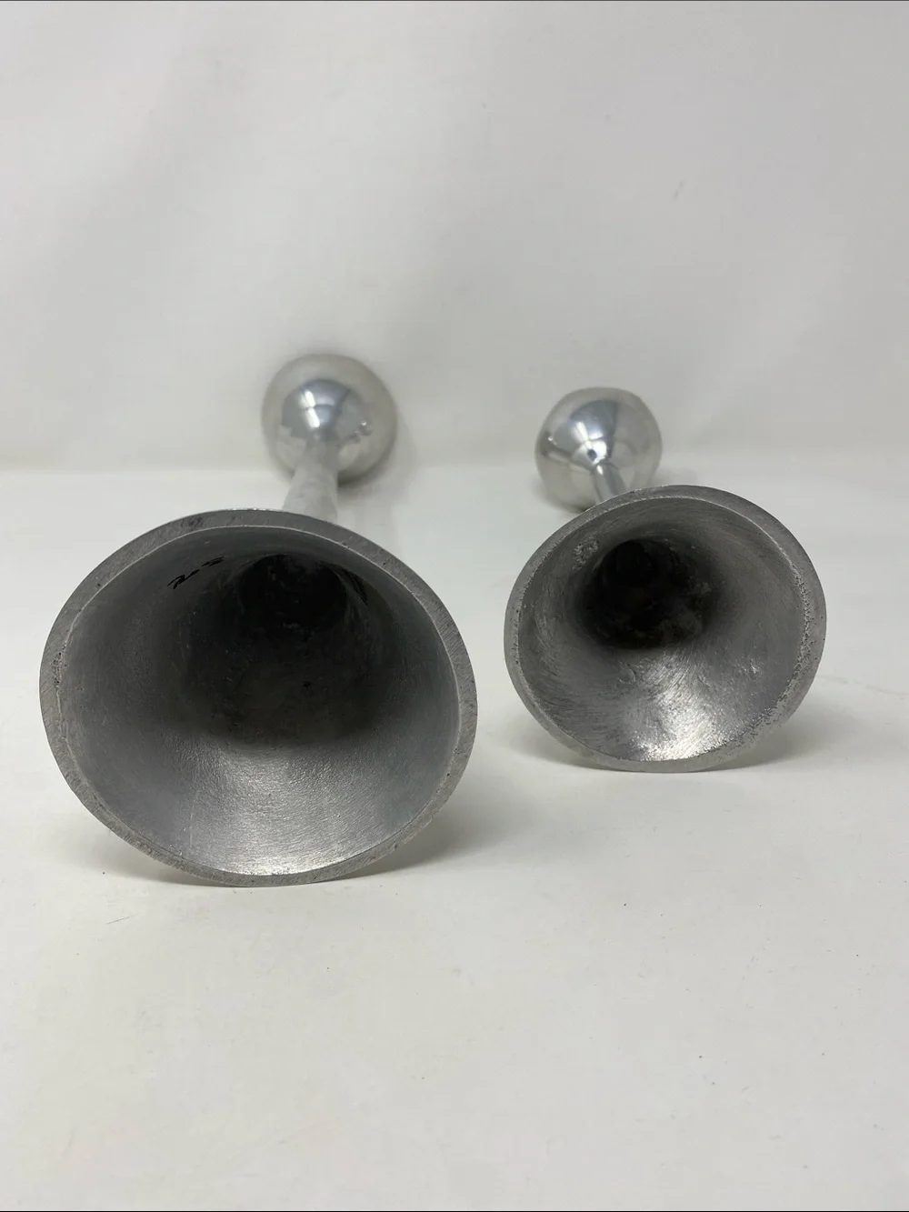 Lunares San Francisco Silver Metal Candle Holders